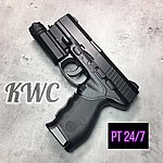 點一下即可放大預覽 -- 槍燈版 KWC 金牛座 PT24/7 CO2 直壓槍(KC46H)，BB槍，短槍